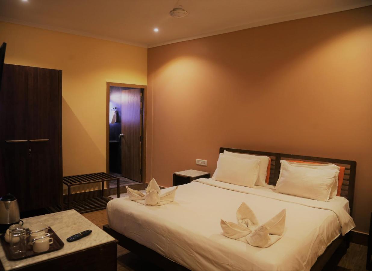 Hotel Rococco Ashvem à Mandrem Extérieur photo