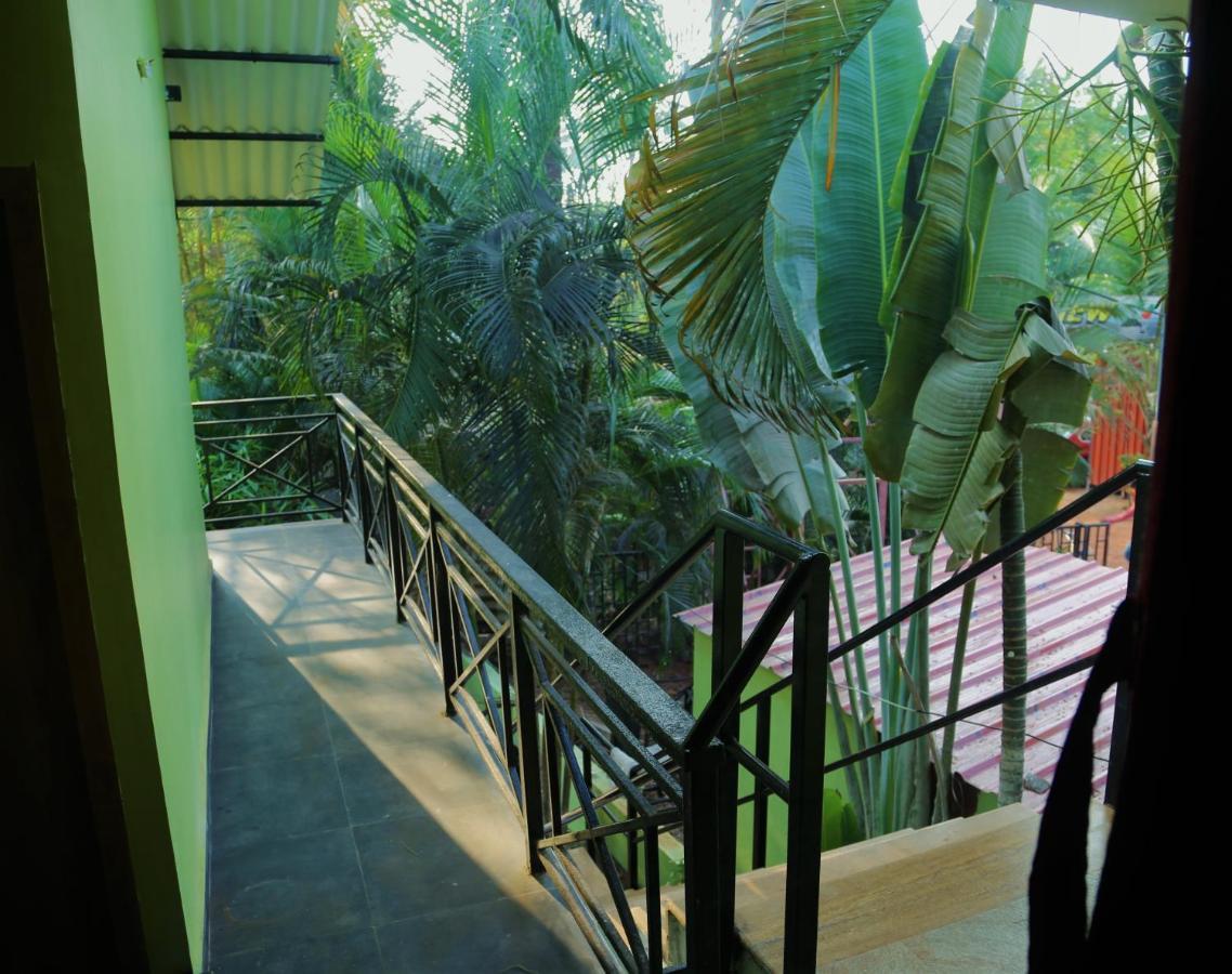 Hotel Rococco Ashvem à Mandrem Extérieur photo